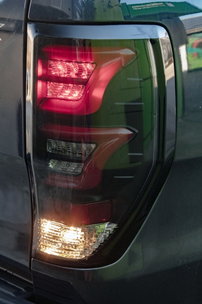 Lightbar LED Rückleuchten für Ford Ranger T6 T7 T8 2012-2023 schwarz smoke