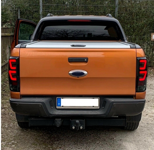 Lightbar LED Rückleuchten für Ford Ranger T6 T7 T8 2012-2023 schwarz smoke