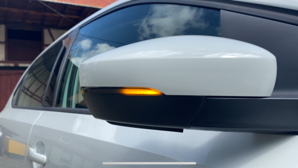 Dynamische Led Spiegelblinker schwarz für Skoda Rapid