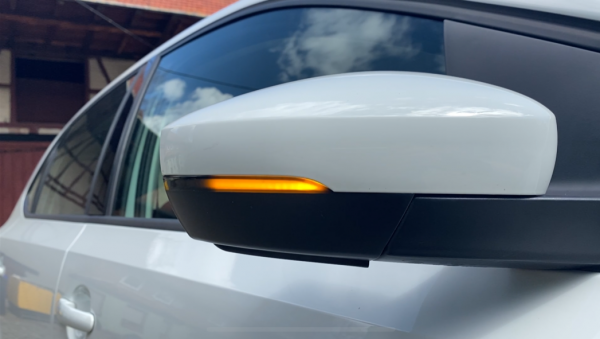 Dynamische Led Spiegelblinker schwarz für Skoda Rapid
