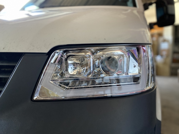 Tagfahrlicht Scheinwerfer chrom dynamischer LED Blinker für VW T5 03-09 Laufblinker