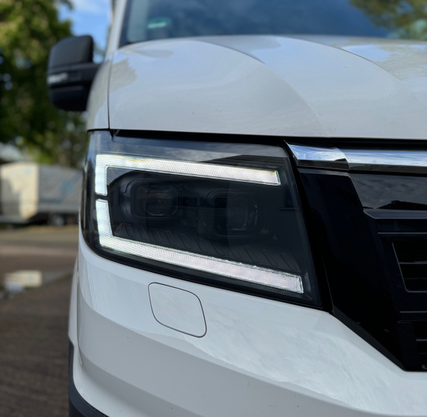 LED Tagfahrlicht Scheinwerfer schwarz für VW Crafter ab 2017 dynamischer Led Blinker