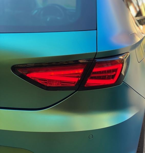 VOLL LED Rückleuchten für Seat Leon 5F 12-16 dunkelrot für orig. Halogen