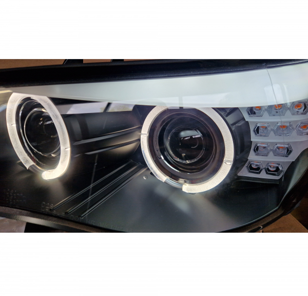 Xenon Scheinwerfer für BMW E60 E61 03-04 schwarz Led Angel Eyes D2S