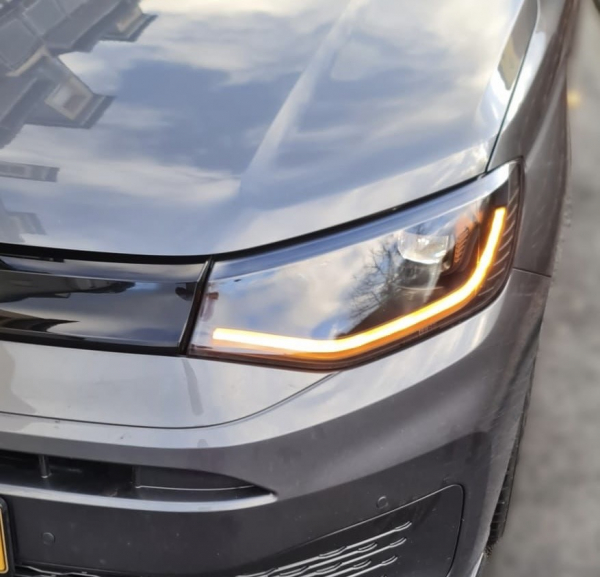 Voll-Led Scheinwerfer für VW Caddy 2020+ schwarz dynamischer Blinker