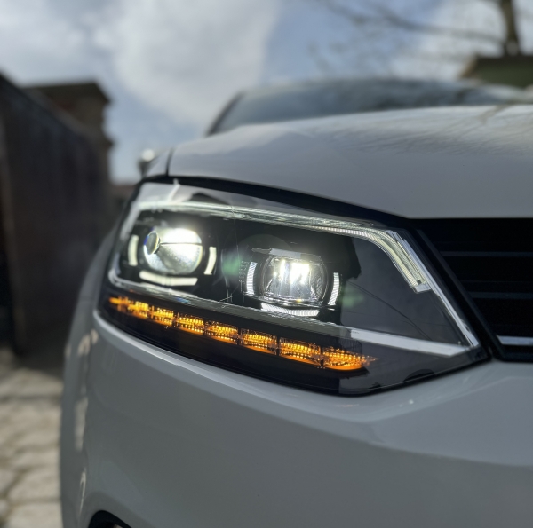Design Scheinwerfer für VW Polo 6R 6C 2009+ schwarz Tagfahrlicht dynamischer LED Blinker