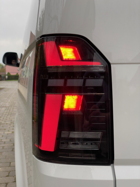 Voll LED Rückleuchten für VW T6.1 2019+ schwarz sequentieller Start Laufblinker für orig. Halogen