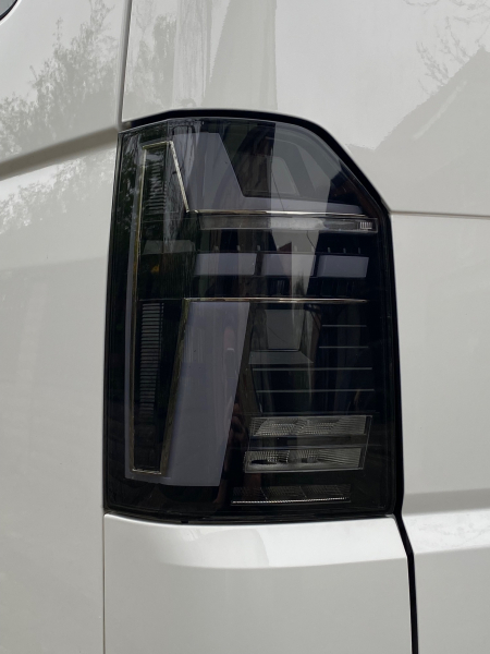 Voll LED Rückleuchten für VW T6.1 2019+ schwarz sequentieller Start Laufblinker für orig. Halogen