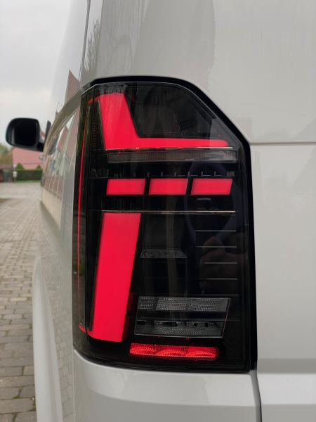 Voll LED Rückleuchten für VW T6.1 2019+ schwarz sequentieller Start Laufblinker für orig. Halogen