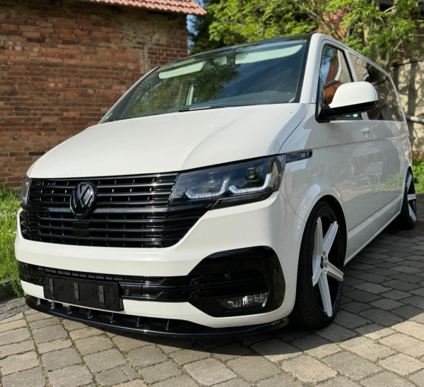 Frontgrill + Blenden schwarz glänzend für VW T6.1 Multivan / Caravelle / Transporter ab 2019 für VW-Zeichen