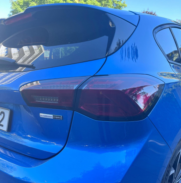 Lightbar LED Rückleuchten mit Laufblinker für FORD FOCUS 2018+ red smoke MK4