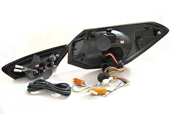 Lightbar LED Rückleuchten mit Laufblinker für FORD FOCUS 2018+ red smoke MK4