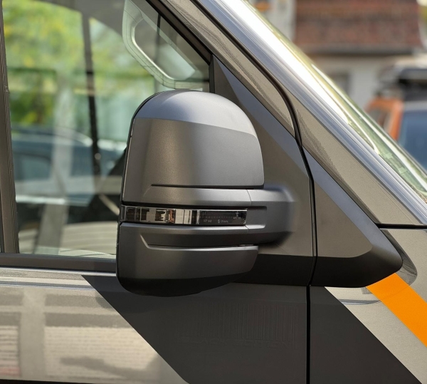 Dynamische Led Spiegelblinker schwarz für VW Crafter und MAN TGE ab 2017