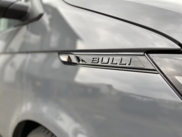 Original Plaketten-Set für VW T6.1 schwarz glänzend BULLI