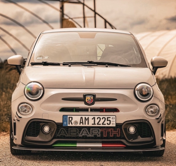 Frontstoßstange mit Kühlergrill in schwarz für Fiat 500 ab 2007-2025