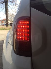 carDNA Voll-LED Rückleuchten für Dacia Duster 09+ schwarz LIGHTBAR