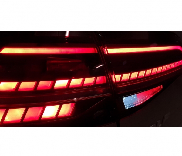 LED Rückleuchten für VW Golf 7 2013+ dynamischer LED Blinker R-Look schwarz VL