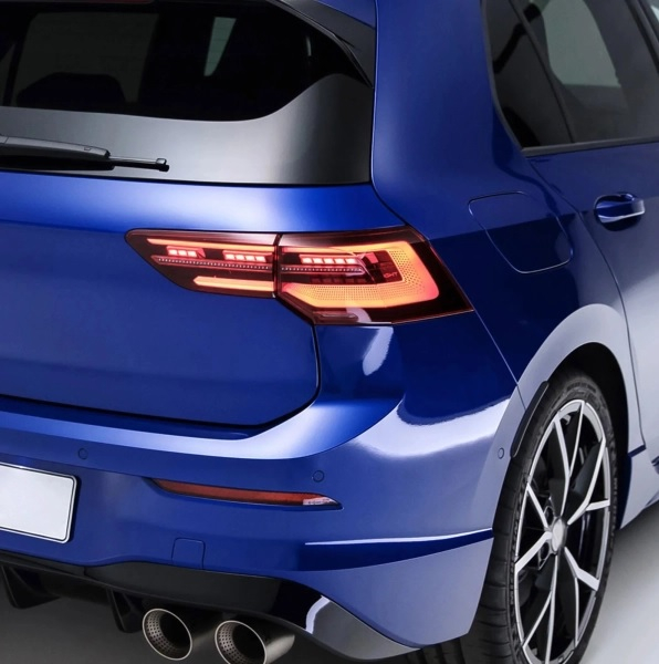 LED Rückleuchten für VW Golf 8 2020+ dynamischer LED Blinker R-Look rot smoke VL