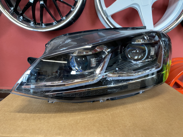 Voll Led Scheinwerfer für VW Golf 7 Facelift 17-20 schwarz mit dynamischem Led Blinker