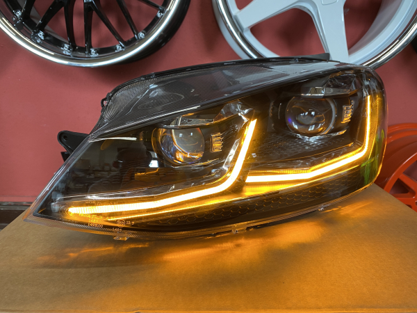 Voll Led Scheinwerfer für VW Golf 7 Facelift 17-20 schwarz mit dynamischem Led Blinker