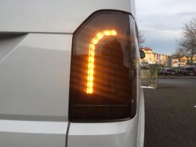 Voll LED Rückleuchten für VW T6 2015-2019 schwarz rot Laufblinker