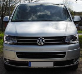 LED Tagfahrlicht Scheinwerfer für VW T5 Facelift 09-15 schwarz + OSRAM