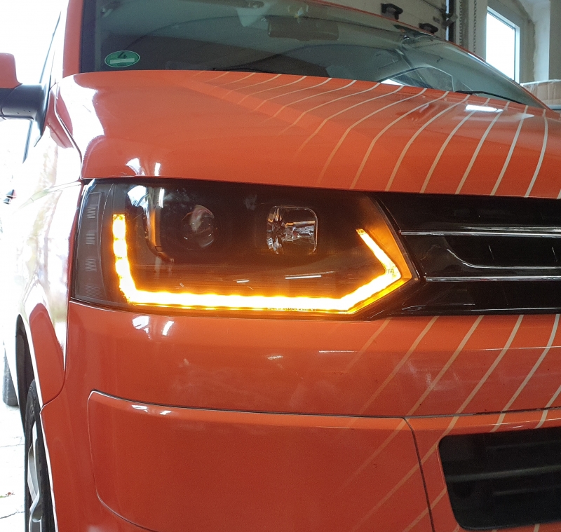 Tagfahrlicht Scheinwerfer dynamischer LED Blinker für VW T5 09-15 Laufblinker V2