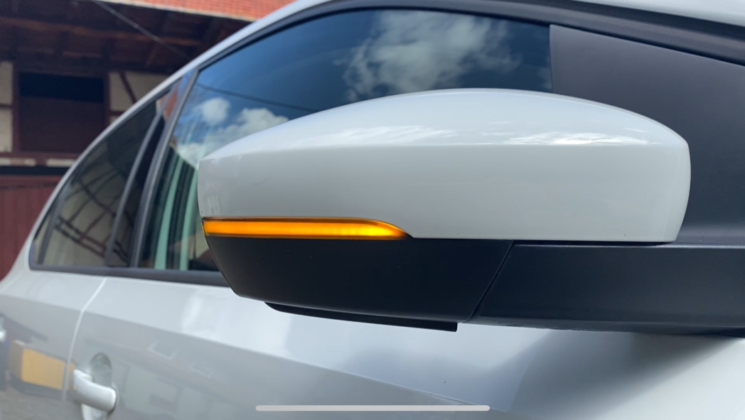 Dynamische Led Spiegelblinker schwarz für Skoda Rapid