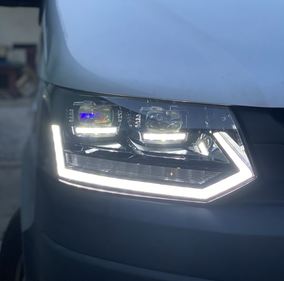VOLL LED Scheinwerfer schwarz für VW T5 Bus GP Facelift 09-15 Lightbar Tagfahrlicht dynamischer Blinker