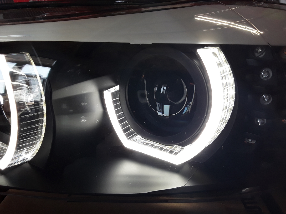 LED Tagfahrlicht-Optik Scheinwerfer für BMW E90 E91 05-08 schwarz Led Blinker V2