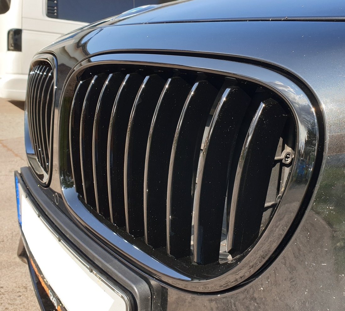Frontgrill für BMW 7er F01 12-15 LCI schwarz Klavierlack