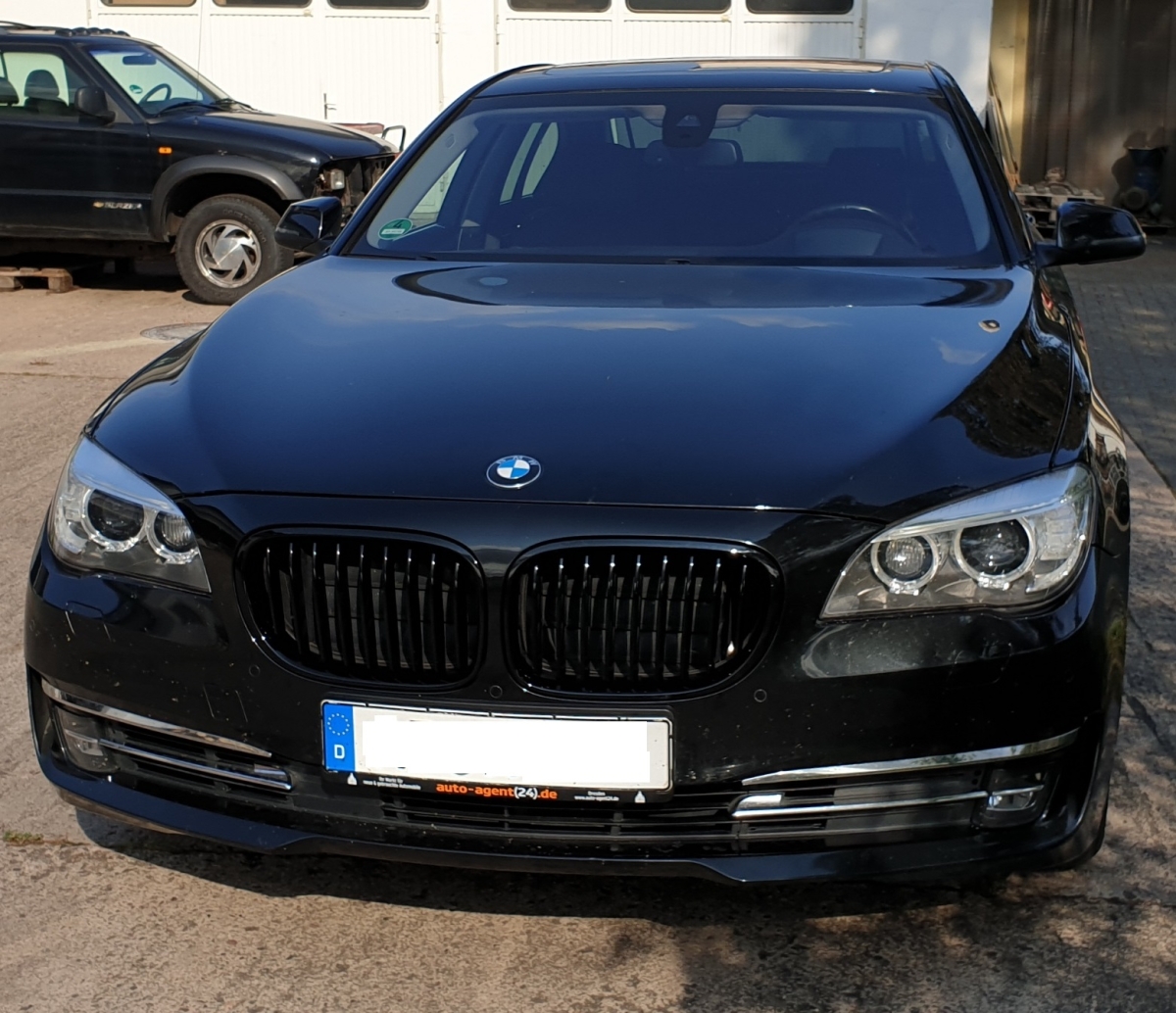 Frontgrill für BMW 7er F01 12-15 LCI schwarz Klavierlack