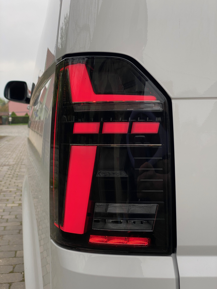 Voll LED Rückleuchten für VW T6.1 2019+ schwarz sequentieller Start Laufblinker für orig. Halogen