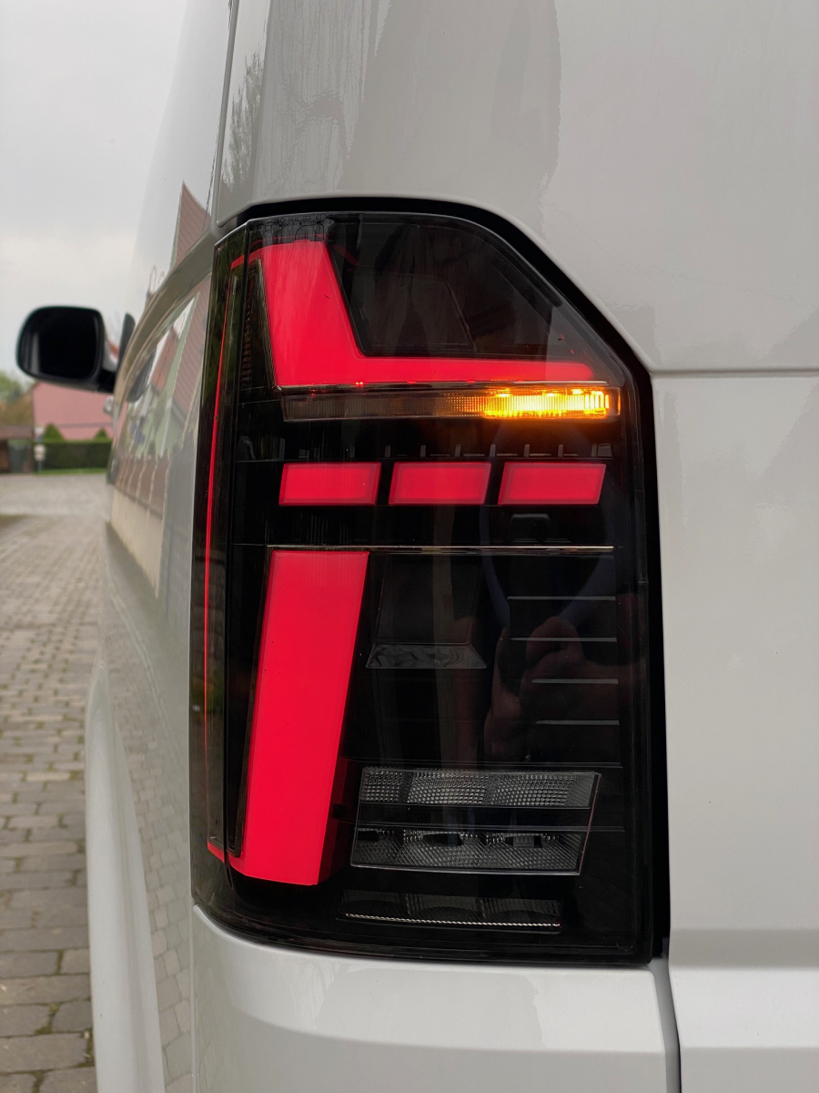 Voll LED Rückleuchten für VW T6.1 2019+ schwarz sequentieller Start Laufblinker für orig. LED