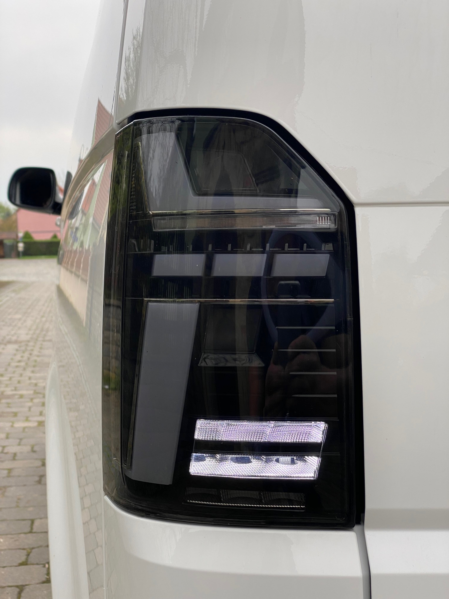 Voll LED Rückleuchten für VW T6.1 2019+ schwarz sequentieller Start Laufblinker für orig. LED