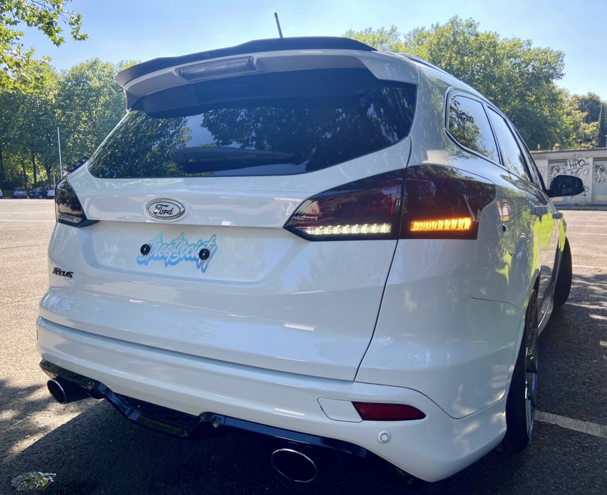 Led Rückleuchten für Ford Focus MK3 Turnier 2011-2018 dynamischer LED Blinker rot smoke