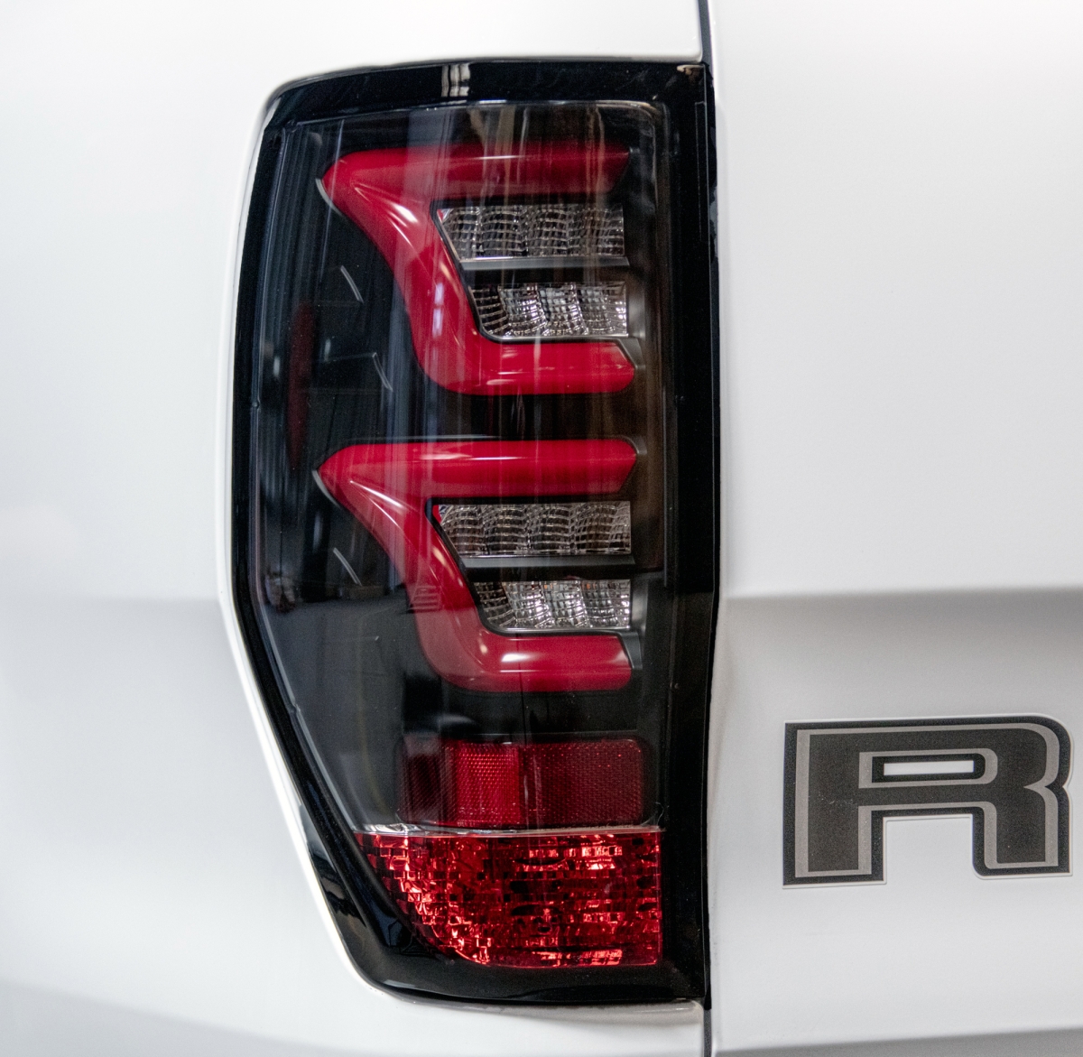 Lightbar LED Rückleuchten für Ford Ranger T6 T7 T8 2012-2023 schwarz klar