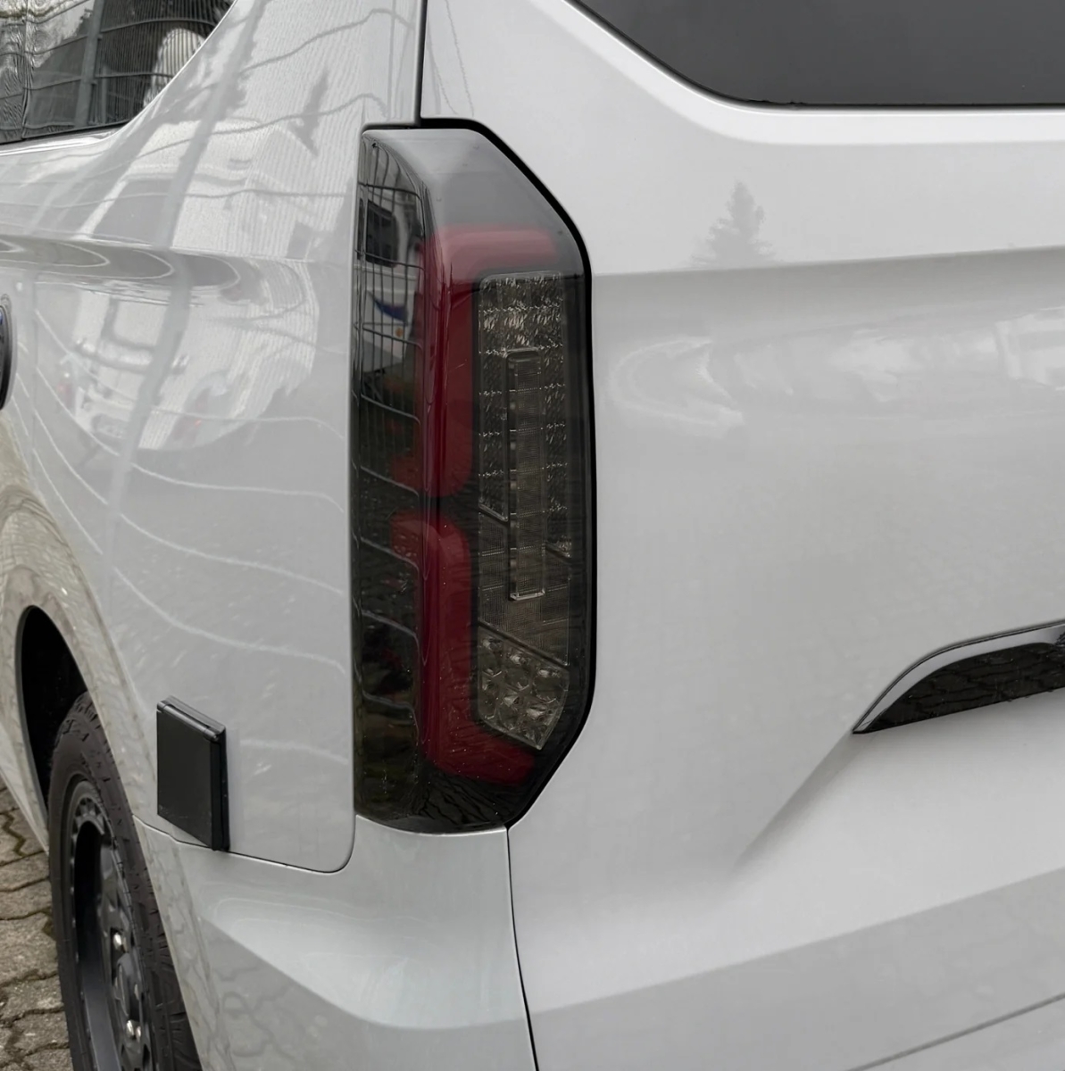 Lightbar LED Rückleuchten für Ford Transit Custom 2023+ schwarz smoke