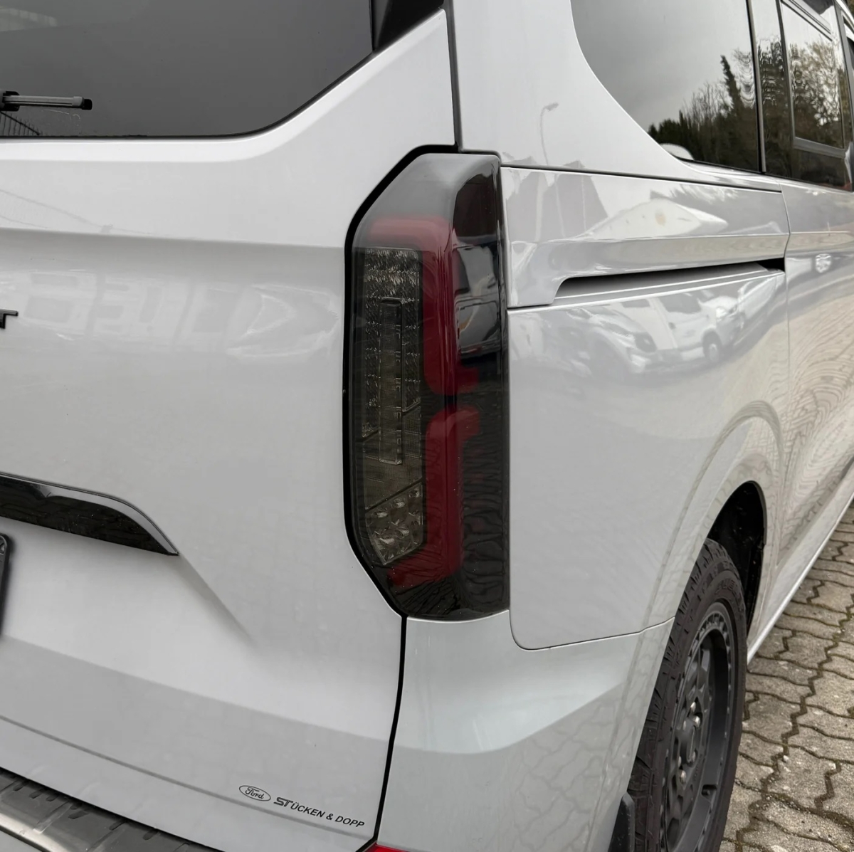 Lightbar LED Rückleuchten für Ford Transit Custom 2023+ schwarz smoke