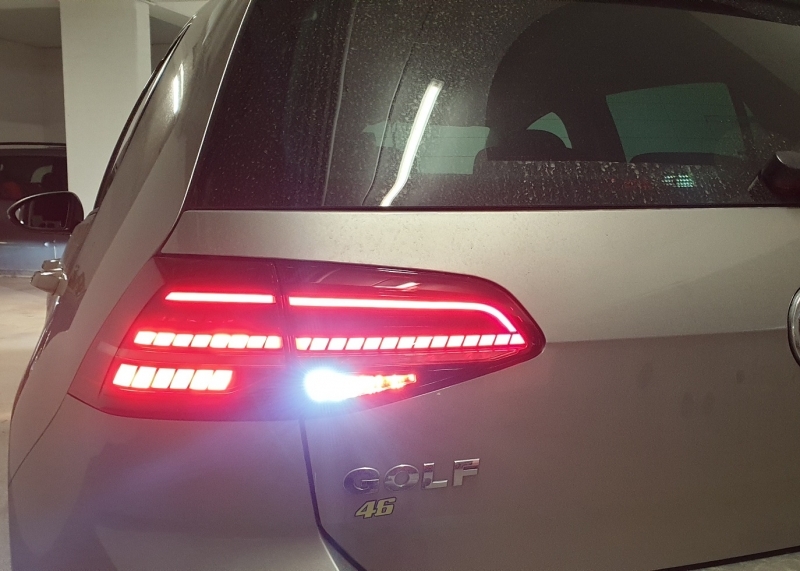 LED Rückleuchten für VW Golf 7 2013+ dynamischer LED Blinker R-Look rot smoke VL