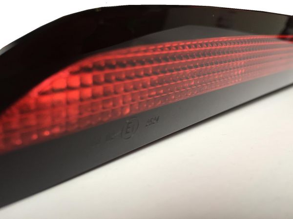 LED Bremsleuchte für VW Golf 6, Golf 7, Polo 6R, UP uvm. rot-schwarz