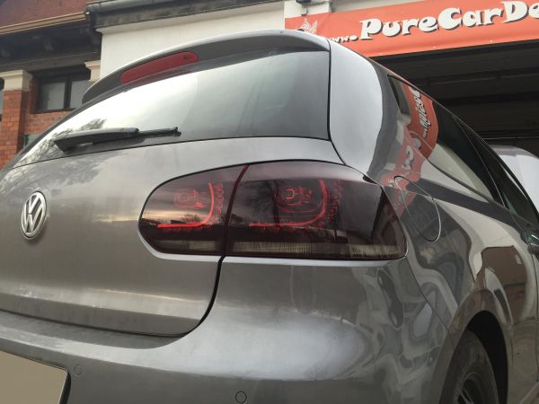 Led Tagfahrlicht Scheinwerfer + R-Look Led Rückleuchten für VW Golf 6 rot-rauch