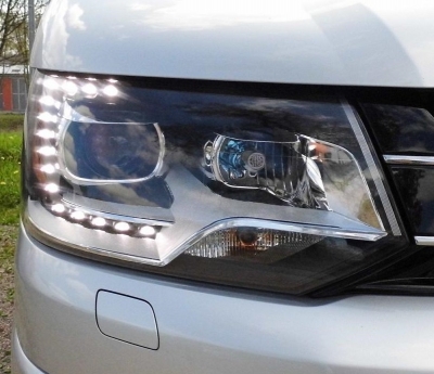 LED Tagfahrlicht Scheinwerfer für VW T5 Facelift 09-15 schwarz DEPO